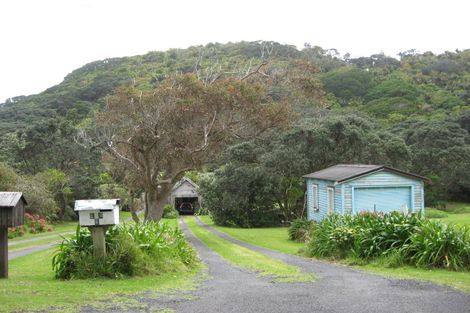 Photo of property in 116 Garden Road, Piha, 0772