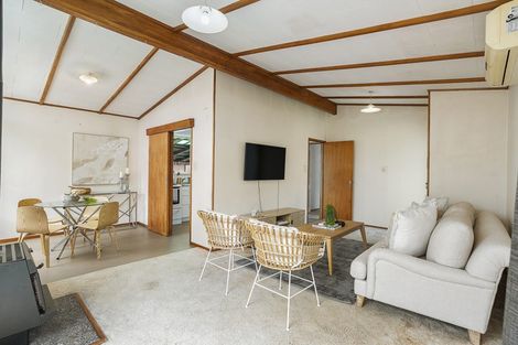 Photo of property in 5 Papa Place, Birkdale, Auckland, 0626