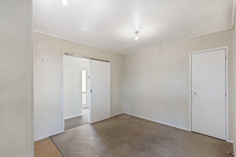 Photo of property in 40 West Harbour Drive, West Harbour, Auckland, 0618