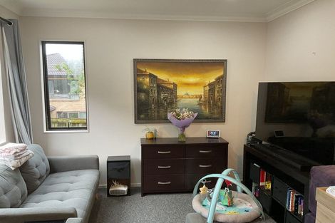 Photo of property in 16 Keating Rise, Northcross, Auckland, 0632
