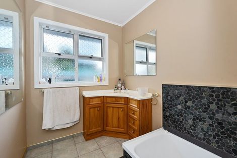 Photo of property in 10 Mcvie Road, Huntly, 3700