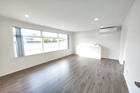 Photo of property in 11 Coletta Lane, Te Atatu South, Auckland, 0610