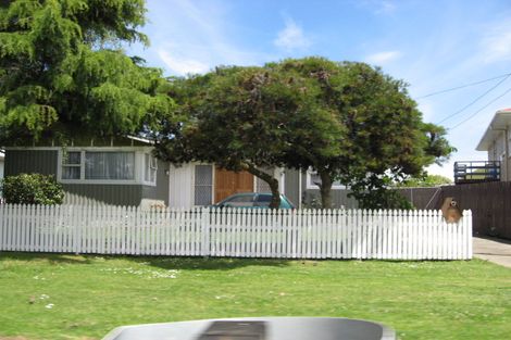 Photo of property in 33 Mckenzie Road, Mangere Bridge, Auckland, 2022