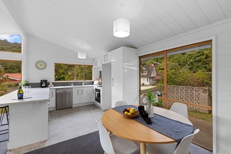 Photo of property in 10 Kerkwall Drive, Naenae, Lower Hutt, 5011