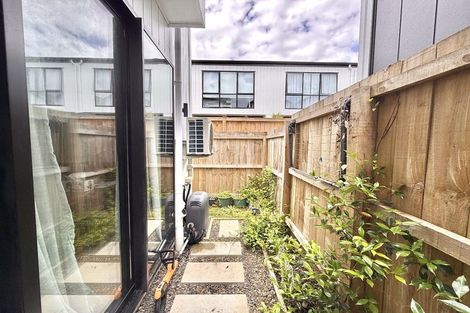 Photo of property in 1/28 Smythe Road, Henderson, Auckland, 0612