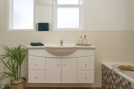 Photo of property in 2/1 Henry Hill Road, Taupo, 3330