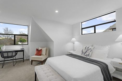 Photo of property in 49 Searells Road, Strowan, Christchurch, 8052