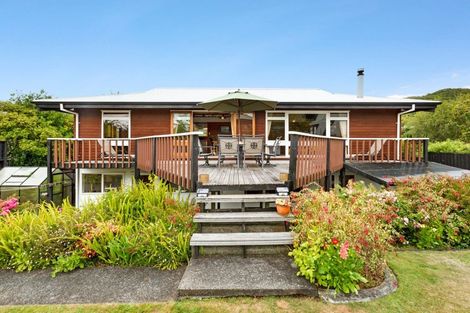 Photo of property in 9 Balliol Drive, Tawa, Wellington, 5028