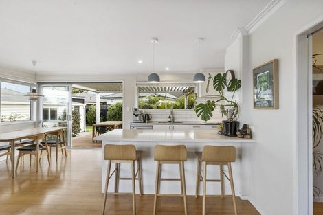 Photo of property in 2 Hatton Road, Orewa, 0931