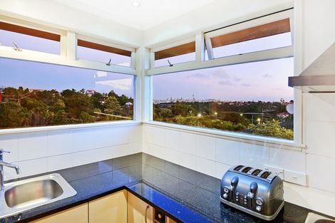 Photo of property in 75 Lake Road, Northcote, Auckland, 0627