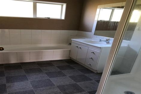 Photo of property in 24b Palmgreen Court, Stanmore Bay, Whangaparaoa, 0932