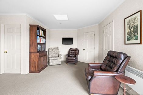 Photo of property in 11 Kingsgate Row, Havelock North, 4130