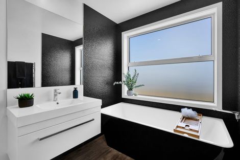 Photo of property in 54 Ainslee Street, Highlands Park, New Plymouth, 4312