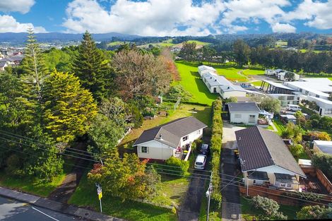 Photo of property in 114 Don Buck Road, Massey, Auckland, 0614