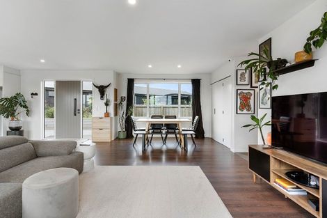 Photo of property in 16 Manatu Close, Whangamata, 3691