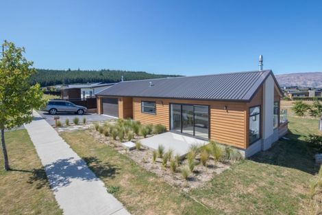 Photo of property in 34 Minaret Ridge, Wanaka, 9305