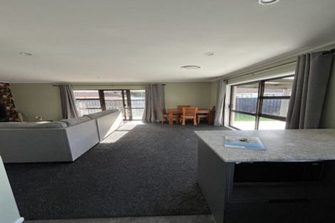 Photo of property in 6 Youngs Road, Papakura, 2110