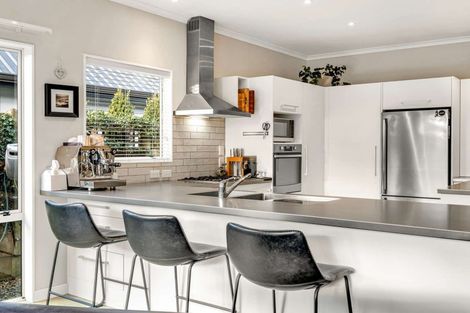 Photo of property in 42 Manapouri Crescent, Hokowhitu, Palmerston North, 4410