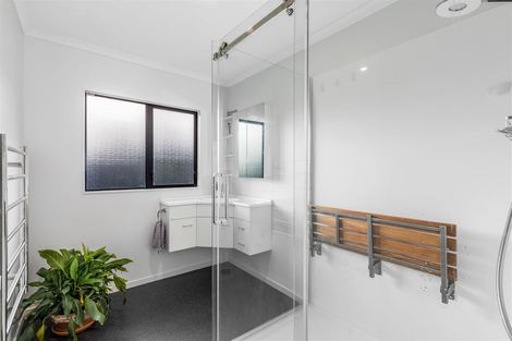 Photo of property in 35 Grimsby Grove, Wainuiomata, Lower Hutt, 5014