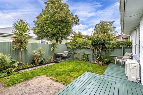 Photo of property in 4/324 Ferry Road, Waltham, Christchurch, 8011
