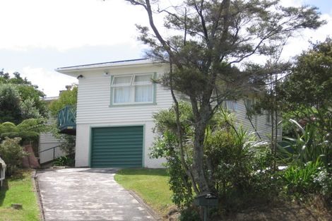 Photo of property in 37 Neptune Avenue, Beach Haven, Auckland, 0626