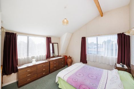 Photo of property in 2a Bristol Crescent, Roslyn, Palmerston North, 4414