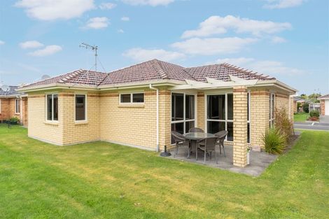 Photo of property in 39 Sovereign Isle Lane, Rototuna, Hamilton, 3210