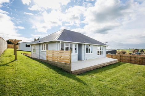 Photo of property in 45 Godley Street, Halcombe, 4779