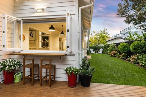 Photo of property in 1a Glen Road, Stanley Point, Auckland, 0624