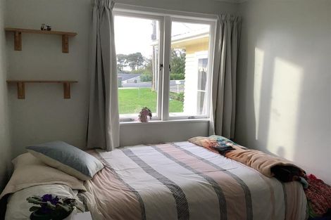 Photo of property in 18 Seaview Road, Glenfield, Auckland, 0629