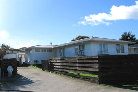 Photo of property in 10 Kerepehi Grove, Wainuiomata, Lower Hutt, 5014