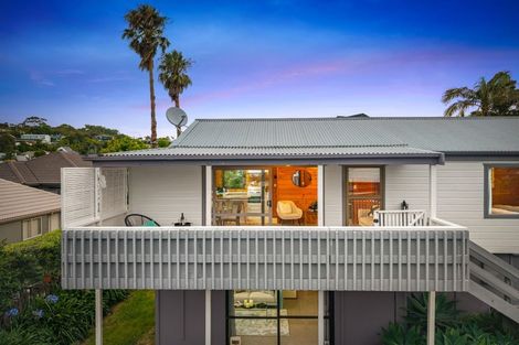 Photo of property in 58b William Bayes Place, Red Beach, 0932