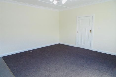 Photo of property in 14 Calvert Road, Moturoa, New Plymouth, 4310