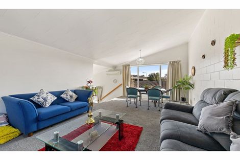 Photo of property in 61 Landsdowne Terrace, Cashmere, Christchurch, 8022