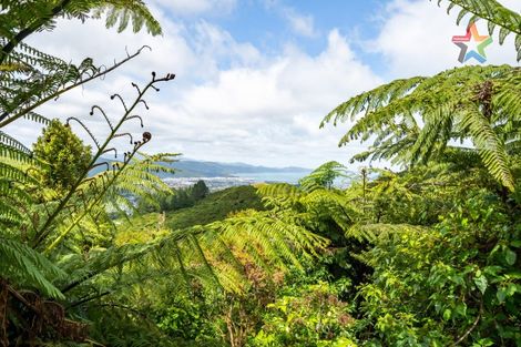 Photo of property in 107 Sweetacres Drive, Belmont, Lower Hutt, 5010