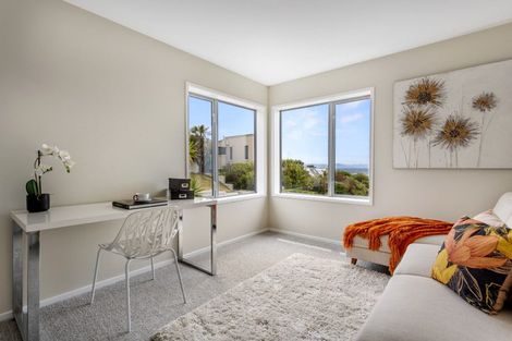 Photo of property in 22 Drayton Drive, Mount Pleasant, Christchurch, 8081