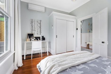 Photo of property in 12 Eden Street, Island Bay, Wellington, 6023