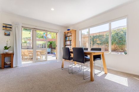 Photo of property in 8 Leanne Way, Waikanae Beach, Waikanae, 5036