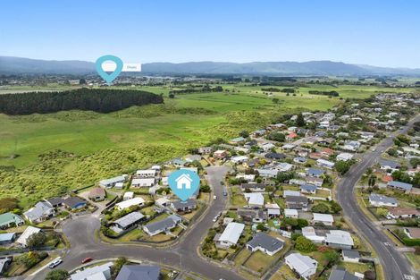 Photo of property in 1 Colenso Place, Otaki Beach, Otaki, 5512