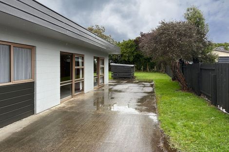 Photo of property in 19 Perrin Place, Kelvin Grove, Palmerston North, 4414