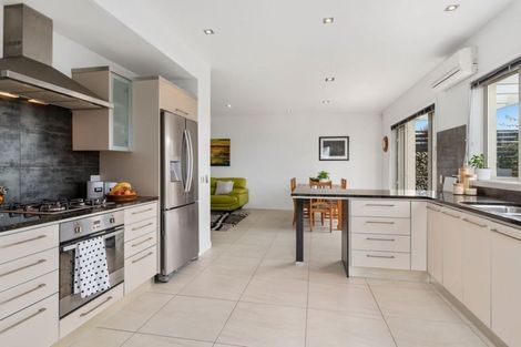 Photo of property in 140 Gills Road, Albany Heights, Auckland, 0632