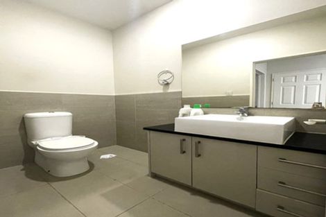 Photo of property in 105 Laurel Oak Drive, Schnapper Rock, Auckland, 0632