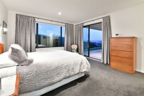 Photo of property in 32 Grovenor Drive, Orewa, 0931