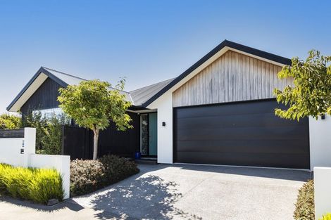Photo of property in 86 Aston Drive, Waimairi Beach, Christchurch, 8083