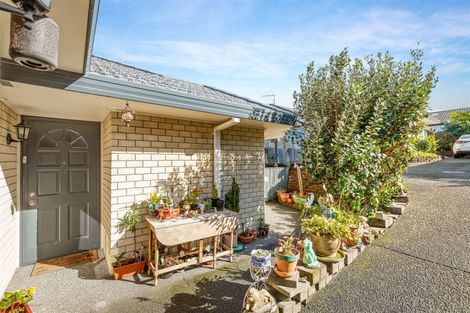 Photo of property in 41a Luckens Road, West Harbour, Auckland, 0618