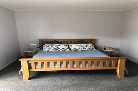 Photo of property in 8 Himalaya Drive, Half Moon Bay, Auckland, 2012