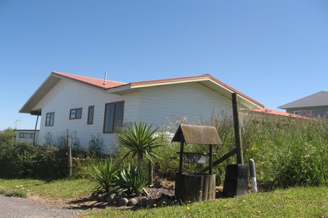 Photo of property in 66 Town Point Road, Maketu, 3189