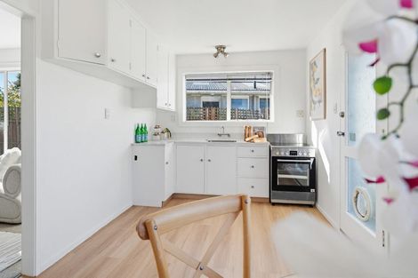 Photo of property in 2/6 Valerie Place, Redwood, Christchurch, 8051