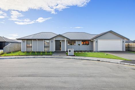 Photo of property in 12 Freeville Place, New Brighton, Christchurch, 8083