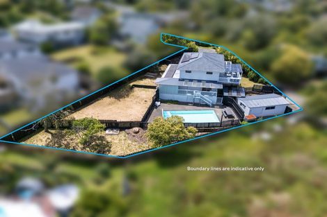 Photo of property in 34 Cyclarama Crescent, Massey, Auckland, 0614